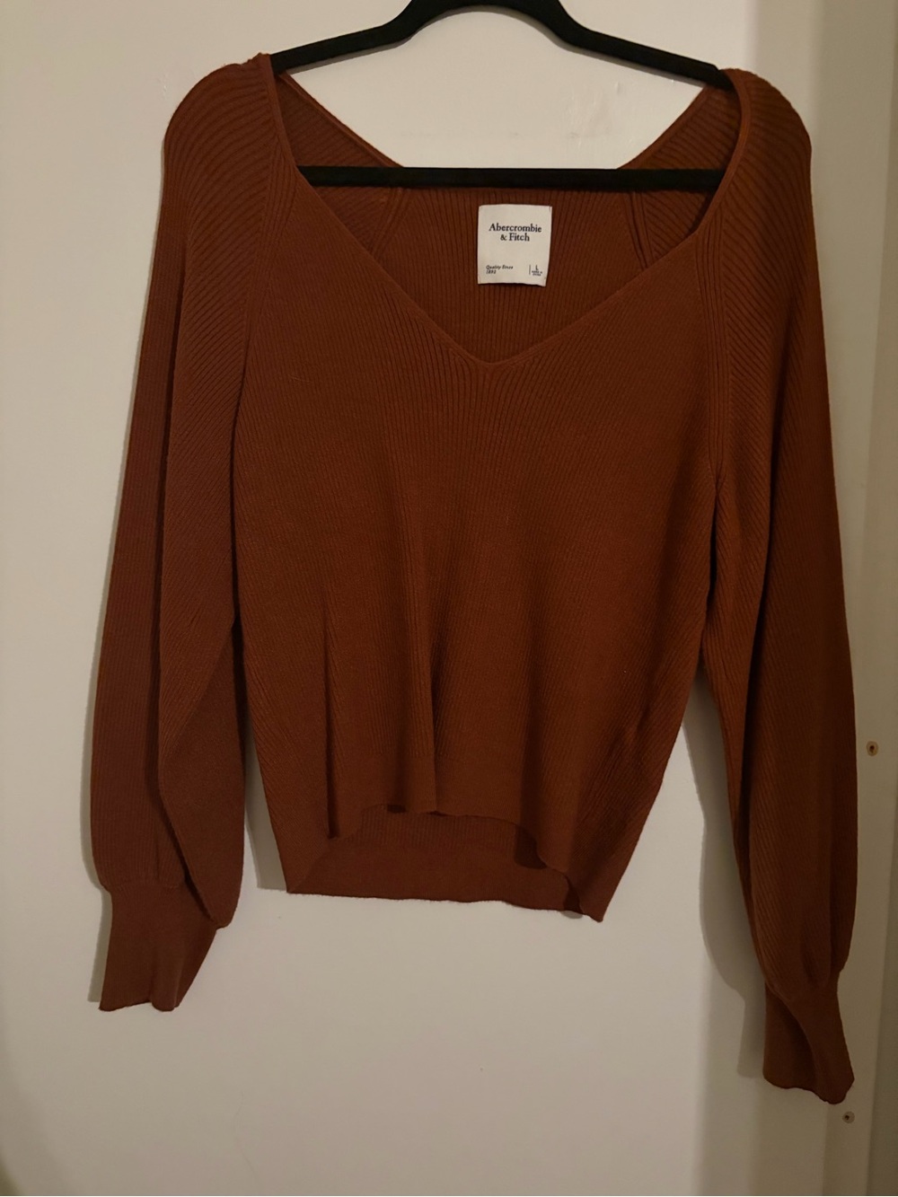 Abercrombie & Fitch Women's V-Neck Sweater - Rust